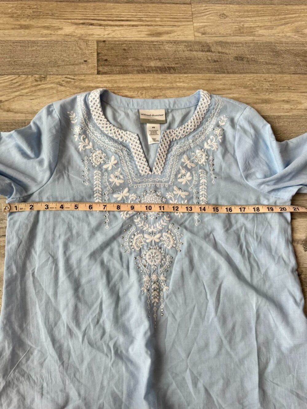 Alfred Dunner blue embroidered 3/4 sleeve blouse size petite small J36 - Picture 4 of 5
